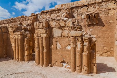 Qasr Kharana, Ürdün - 3 Nisan 2017: Doğu Ürdün 'deki Qasr Kharana kalıntıları (bazen Harrana, al-Kharanah, Kharaneh veya Hraneh),