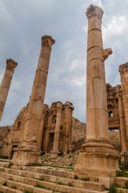 Ürdün 'ün Jerash kentindeki Propilaeum kalıntıları