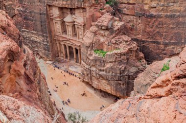 Petra, Ürdün - 23 Mart 2017: Ürdün 'ün Petra kentindeki El Khazneh Tapınağı (Hazine)