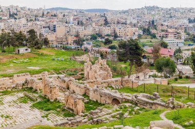 Eski şehrin kalıntılarıyla Jerash manzarası, Jordan.