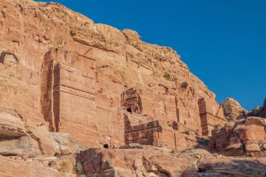 Antik kentte taş mezarları Petra, Ürdün