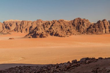 Wadi Rum çöl, Jordan kayalarda