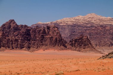 Kaya oluşumları çölde Wadi Rum, Jordan