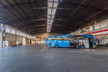 Coimbra, Portekiz - 13 Ekim 2017: Coimbra, Portekiz 'deki otobüs durağı