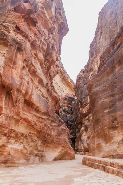 Vista Siq Garganta Estreita Entrada Principal Para Cidade Antiga Petra — Fotografia de Stock