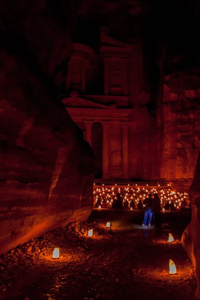 Petra Jordan March 2017 Candles Glowing Front Khazneh Temple Treasury — ストック写真