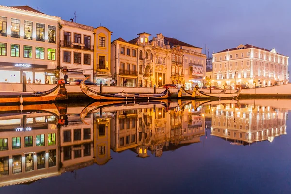Aveiro Portugal Outubro 2017 Vista Noturna Canal Com Tradicionais Barcos — Fotografia de Stock