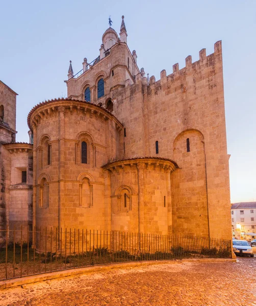 Večerní Pohled Starou Katedrálu Velha Coimbra Portugalsko — Stock fotografie