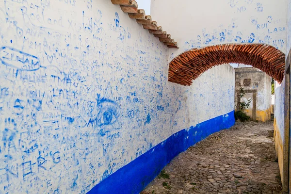 Obidos Πορτογαλία Οκτωβρίου 2017 Μπλε Σχέδια Τοίχο Στο Χωριό Ομπίδος — Φωτογραφία Αρχείου