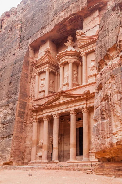 Kamelen Voor Khazneh Tempel Schatkist Oude Stad Petra Jordanië — Stockfoto