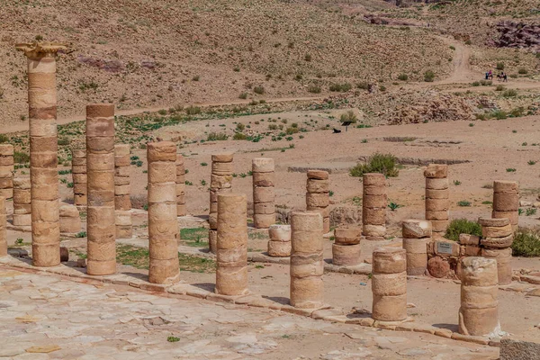 Ερείπια Του Μεγάλου Ναού Στην Αρχαία Πόλη Πέτρα Της Ιορδανίας — Φωτογραφία Αρχείου