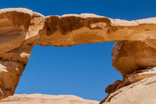 Burdah Rock Bridge Wadi Rum Desert Jordan — ストック写真
