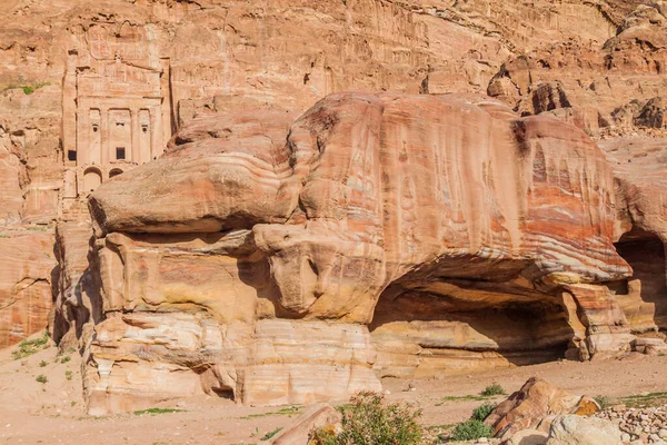 Tombeau Des Rochers Urne Dans Ancienne Ville Petra Jordanie — Photo