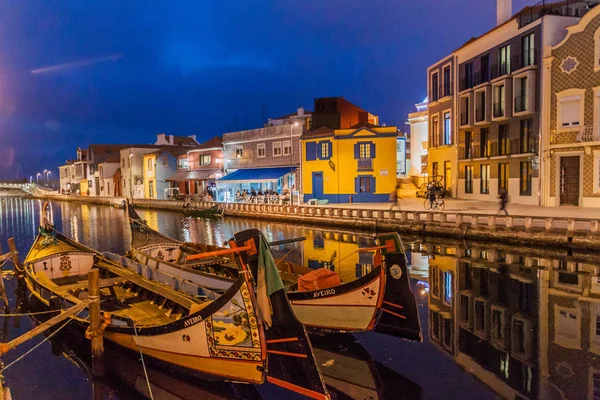 Aveiro Portugal Octubre 2017 Vista Nocturna Los Tradicionales Coloridos Barcos — Foto de Stock