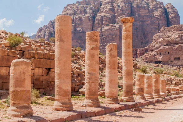 Romerska Kolonner Den Gamla Staden Petra Jordanien — Stockfoto