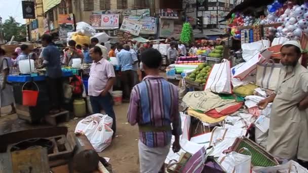 Straatmarkt in het centrum van Kolkata, India — Stockvideo