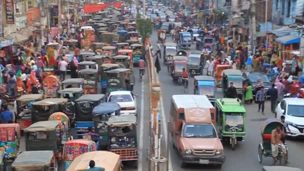 Traffic at Saheb Bazar Road in Rajshahi, Bangladesh — Stock Video