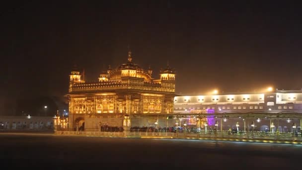 Templo de Ouro Harmandir Sahib em Amritsar — Vídeo de Stock