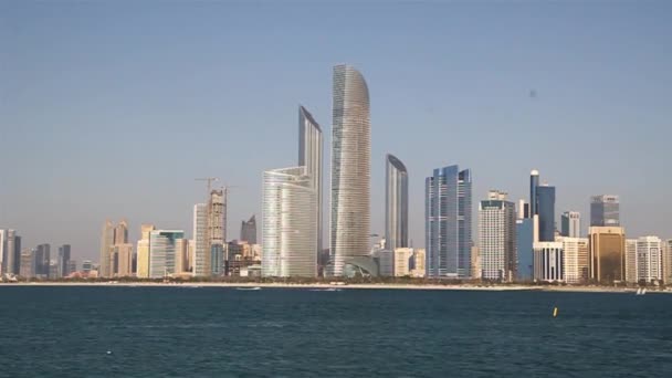 Skyline i Abu Dhabi — Stockvideo