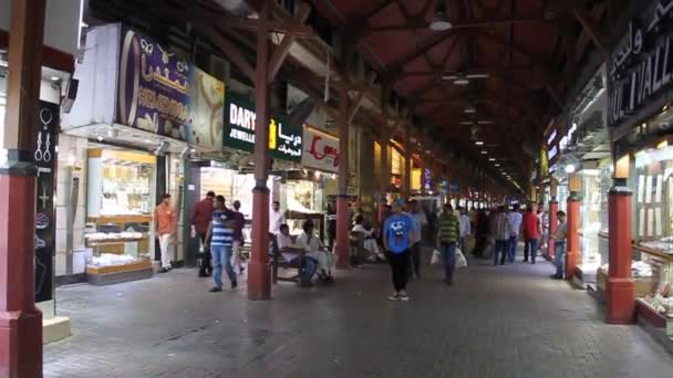 Veduta del Gold Souq nel quartiere Deira di Dubai, Emirati Arabi Uniti — Video Stock