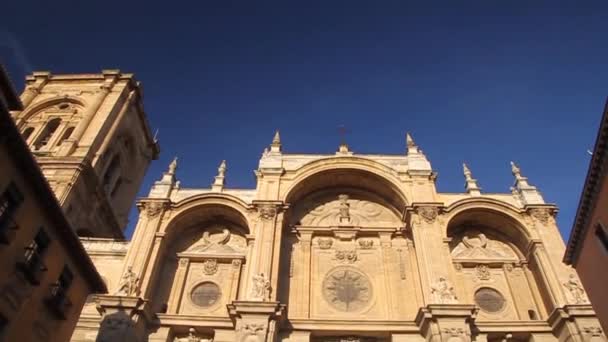 Catedral na Praça Plaza de las Pasiegas em Granada . — Vídeo de Stock