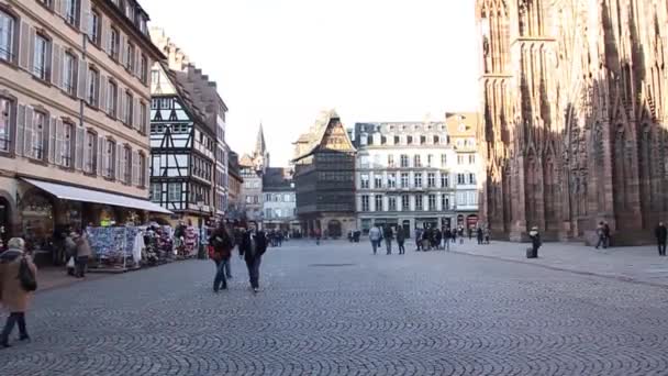 Blick auf den Domplatz in Straßburg, Frankreich — Stockvideo