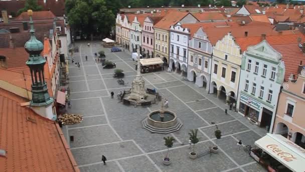 Plaza Masaryk en el casco antiguo de Trebon, República Checa. — Vídeo de stock