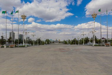 Türkmenistan 'ın başkenti Ashgabat' ta On Yıllık Bağımsızlık Parkı.