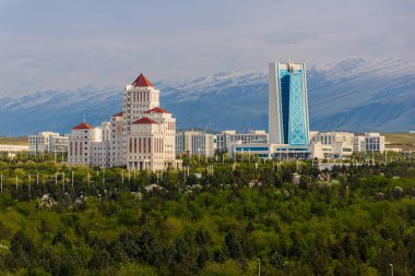 Ashgabat, Türkmenistan 'da mermer kaplı binalar