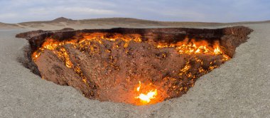 Türkmenistan 'da Darvaza (Derweze) gaz krateri (Cehennemin Kapısı)