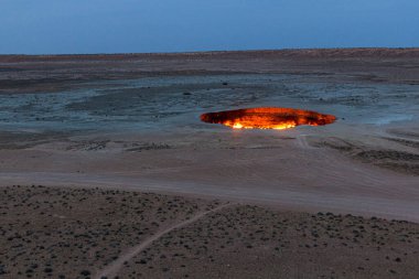 Türkmenistan 'da Darvaza (Derweze) gaz krateri (Cehennemin Kapısı)
