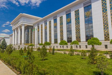 Türkmenistan 'ın başkenti Ashgabat' taki Türkmen Devlet Üniversitesi 'nin binalarından biri.