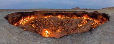 Türkmenistan 'da Darvaza (Derweze) gaz krateri (Cehennemin Kapısı)