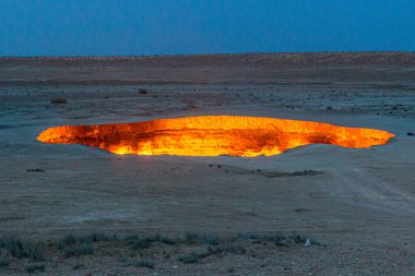 Türkmenistan 'da Darvaza (Derweze) gaz krateri (Cehennemin Kapısı)