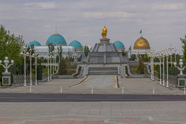 Saparmurat Altın Heykeli Niyazov Türkmenistan Başkenti Ashgabat Taki Yıllık Bağımsızlık — Stok fotoğraf