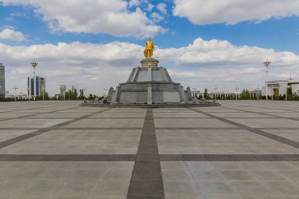 Památník Turkmenbašiho Prvního Prezidenta Turkmenistánu Ašgabatu Turkmenistánu — Stock fotografie