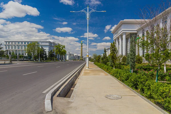 土库曼斯坦首都阿什哈巴德土库曼国立大学罗亚分校 — 图库照片