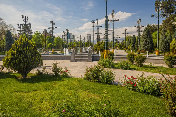 Uitzicht Een Park Ashgabat Hoofdstad Van Turkmenistan — Stockfoto