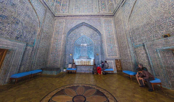 Khiva Uzbekistán Abril 2018 Interior Del Mausoleo Pakhlavan Makhmoud Casco —  Fotos de Stock