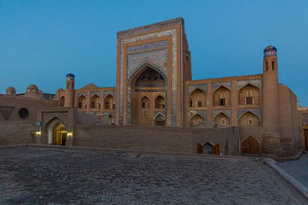 Allakuli Khan Madrassah Casco Antiguo Khiva Uzbekistán — Foto de Stock