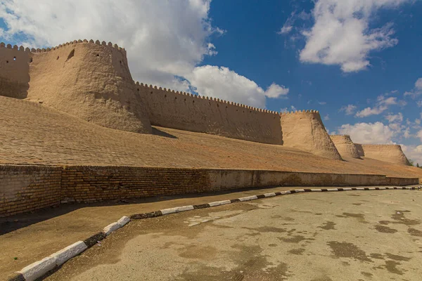 乌兹别克斯坦Khiva的防御工事墙 — 图库照片