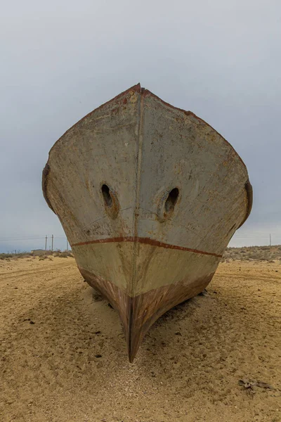 Rusty Abandonou Navio Cemitério Navio Antiga Costa Marítima Aral Moynaq — Fotografia de Stock