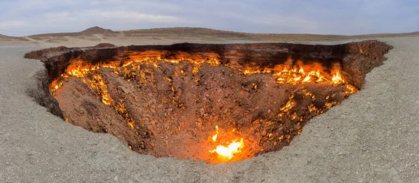 Darvaza Derweze Plynový Kráter Dveře Pekla Nebo Brány Pekla Turkmenistánu — Stock fotografie