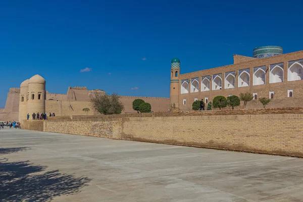 Khiva Uzbequistão Abril 2018 West Gate Mohammed Amin Khan Madrassah — Fotografia de Stock