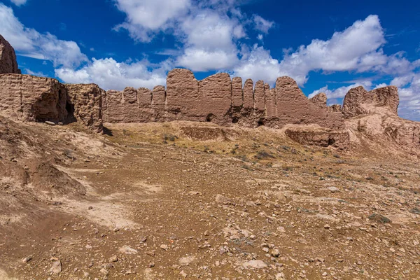 Murallas Erosionadas Fortaleza Ayaz Qala Desierto Kyzylkum Uzbekistán —  Fotos de Stock