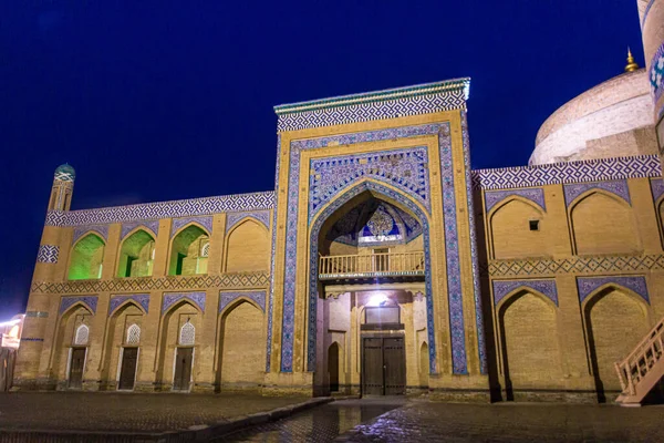 Islam Madrasa Khoja Casco Antiguo Khiva Uzbekistán — Foto de Stock