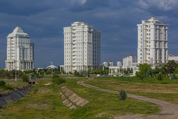 Mramorem Opláštěné Budovy Moderního Ashgabatu Turkmenistán — Stock fotografie