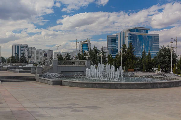 Fontány Parku Altyn Asyr Ašchabatu Hlavním Městě Turkmenistánu — Stock fotografie