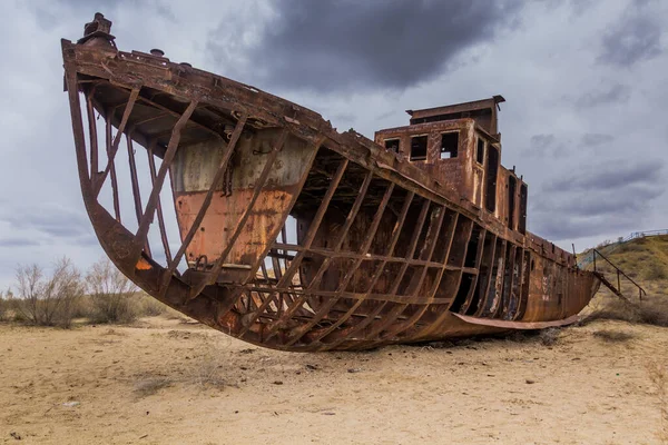 Roest Schip Scheepsbegraafplaats Bij Moynaq Dorp Aan Voormalige Kust Van — Stockfoto