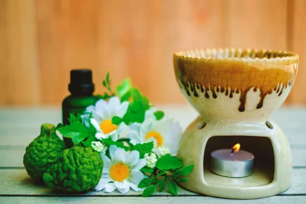 Aromaterapi Uçucu yağ yakıcı bergamot ve spa ve rahatlama için çiçek ahşap tablo